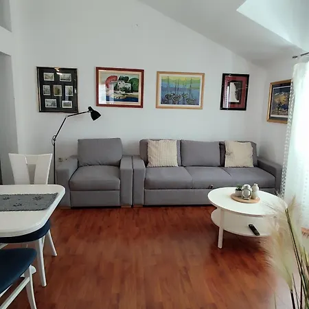 Beus-five Min Form The Lejlighed