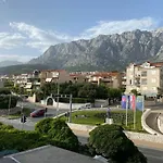아파트 Beus-five Min Form The 마카르스카