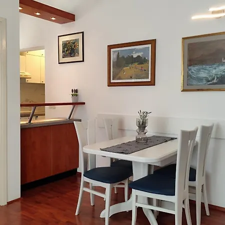 Beus * מאקרסקה