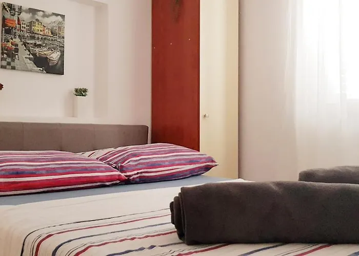 Apartment Beus-five Min Form The *