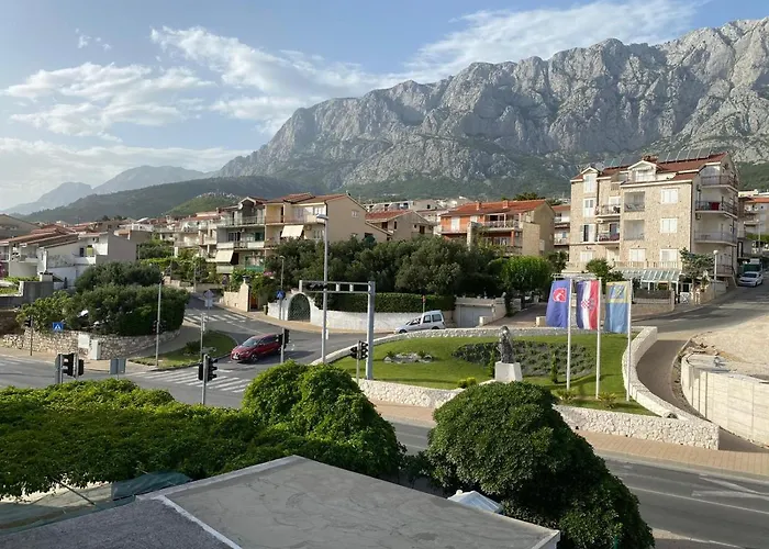 Apartment Beus-five Min Form The