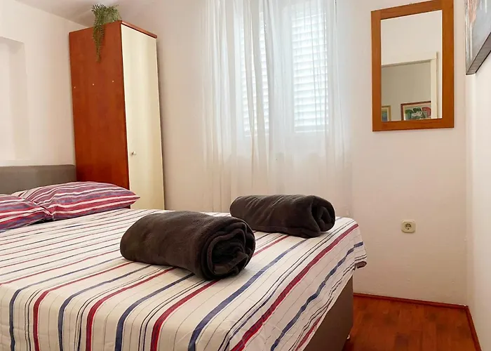 Apartment Beus-five Min Form The *