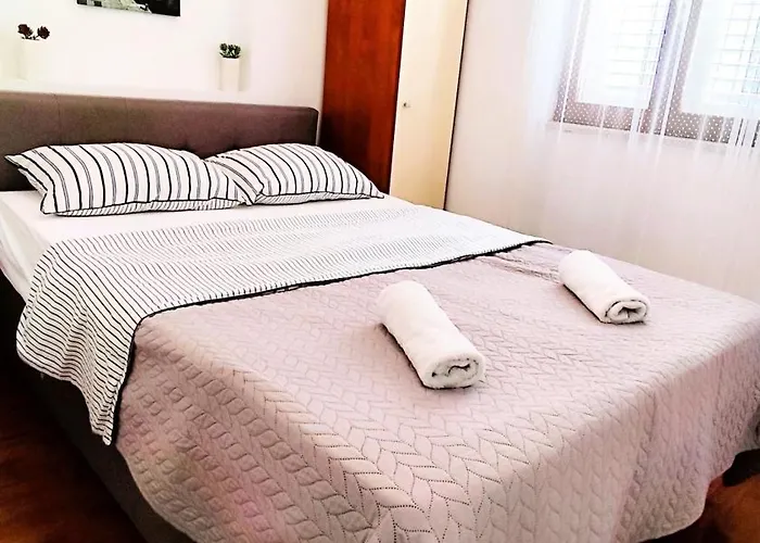 Apartment Beus-five Min Form The Makarska