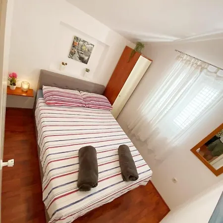 Beus-five Min Form The Apartment *