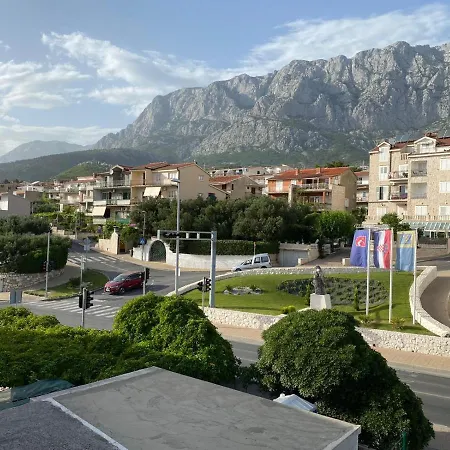 Apartment Beus-five Min Form The