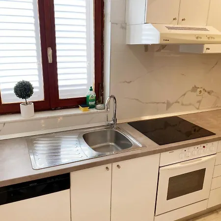 Apartment Beus-five Min Form The Makarska