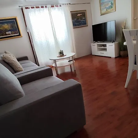 Beus-five Min Form The Apartment *