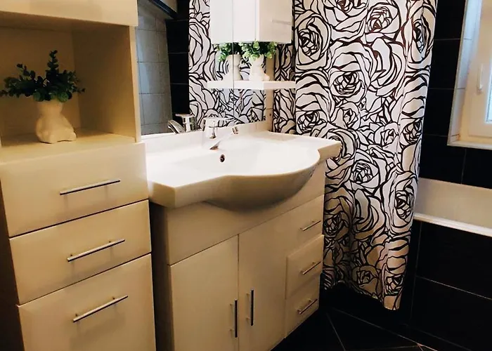 Beus-five Min Form The Makarská